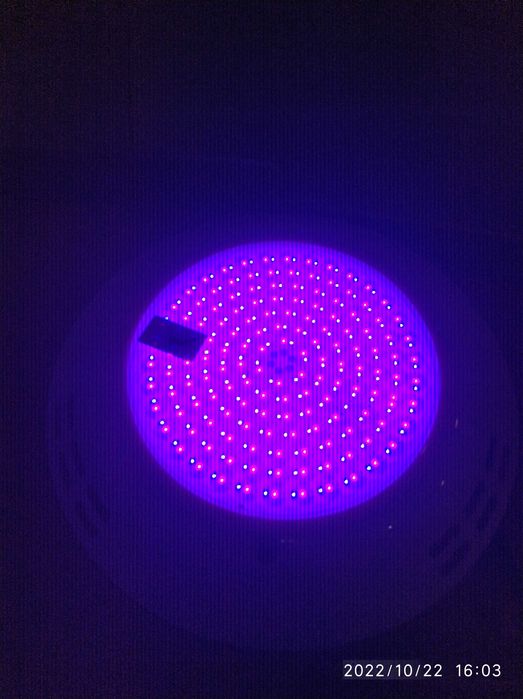 Lampa do basenu zmienne kolory