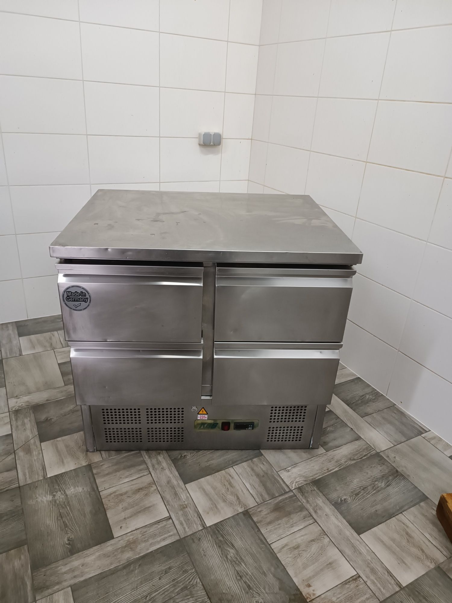Холодильний стіл 90 см KBS Німеччина