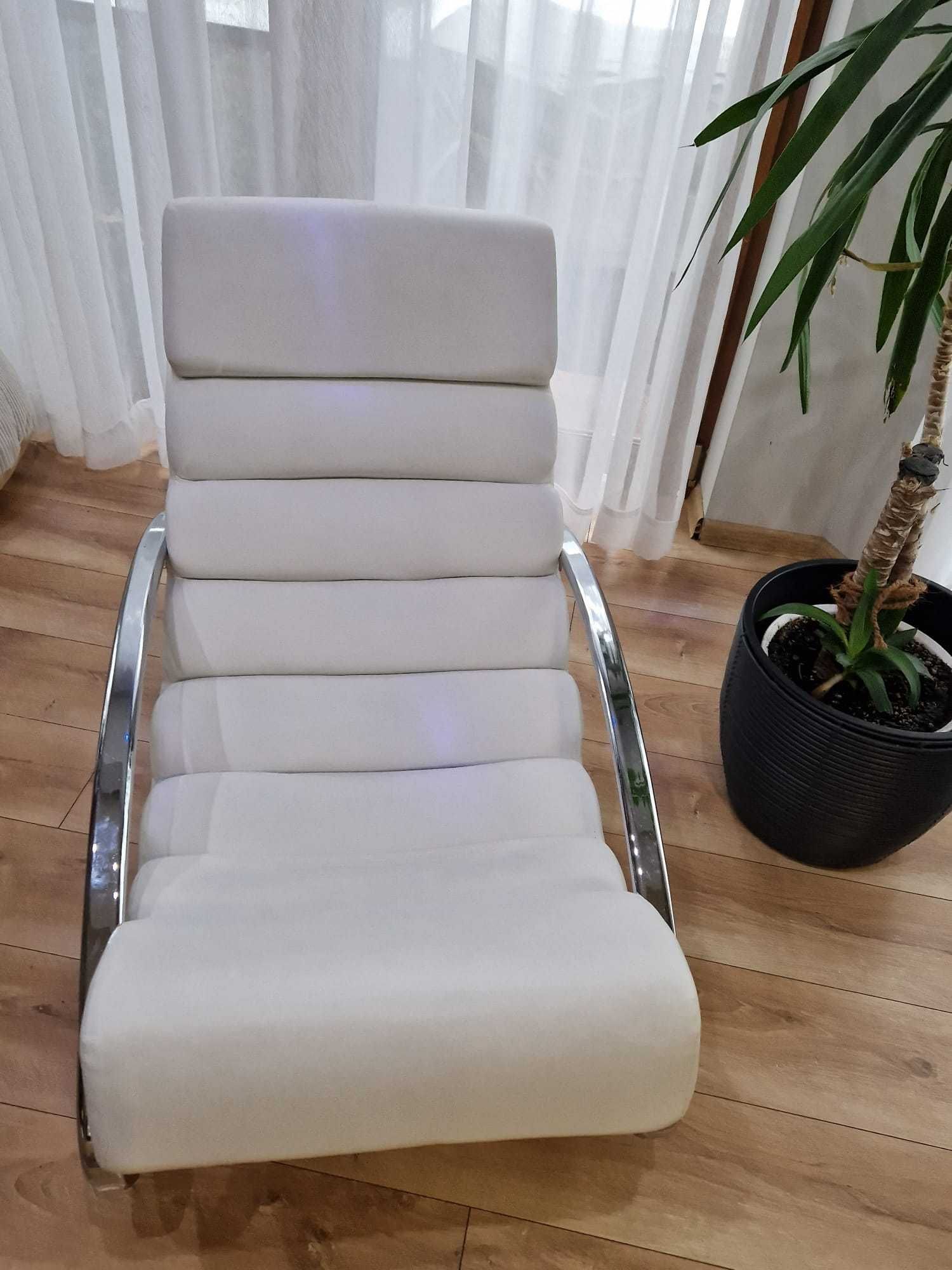 Fotel bujany ekoskóra biały
