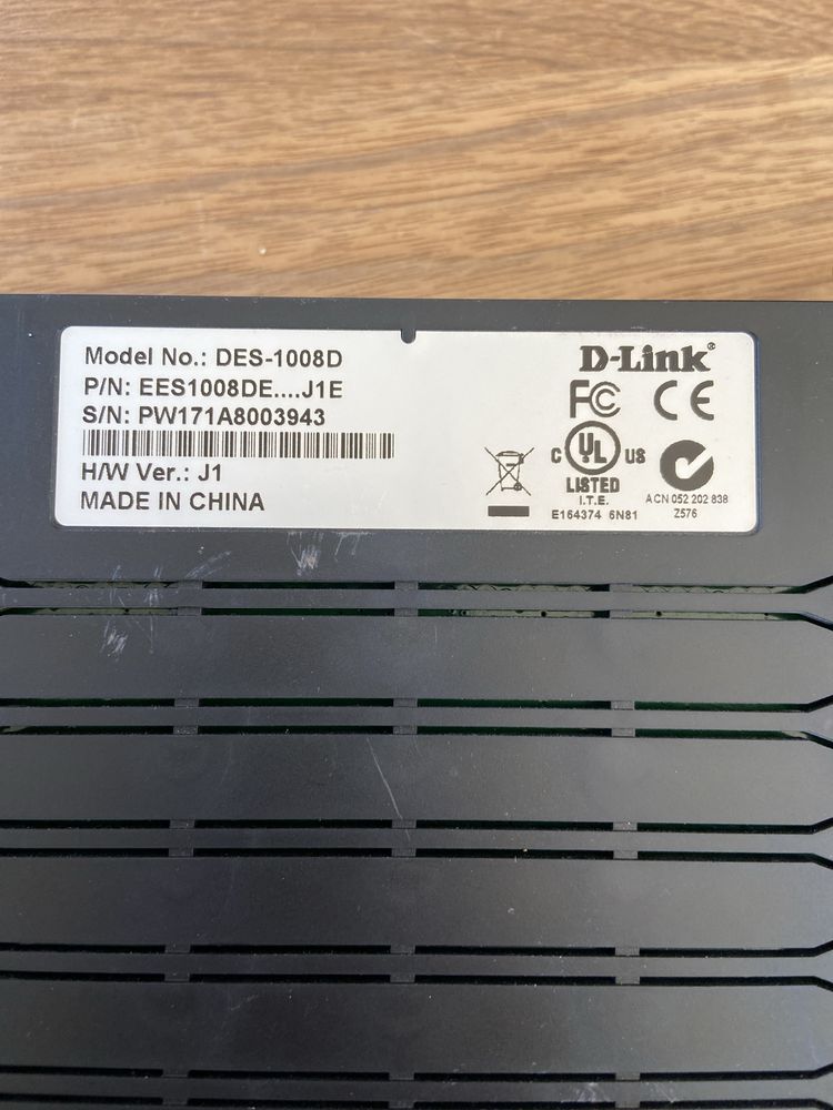 Firma  D-Link DES-1008D Switch 8 portów LAN Przełącznik