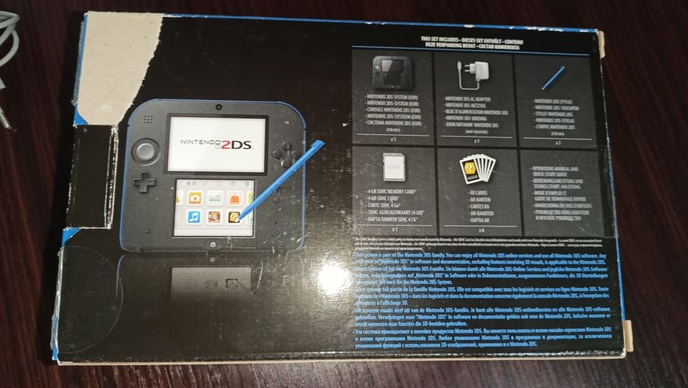 Nintendo 2DS Black and Blue