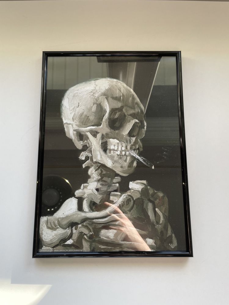 Plakat z obrazem gogha czaszka z palącym się papierosem