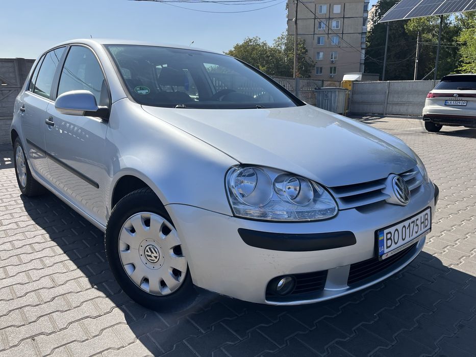 Volkswagen Golf 2006 1.6 бензин