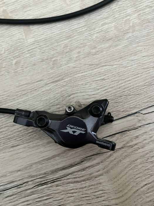 Freio traseiro hidráulico Shimano XT M8100