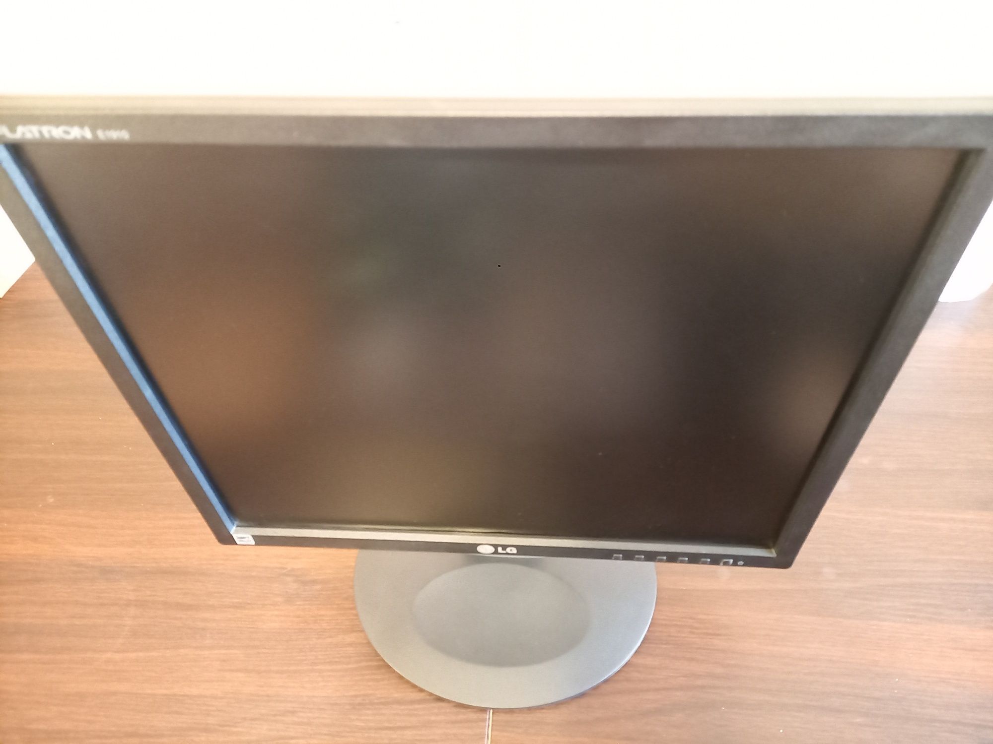 Монітор LG Flatron E1910 (19")