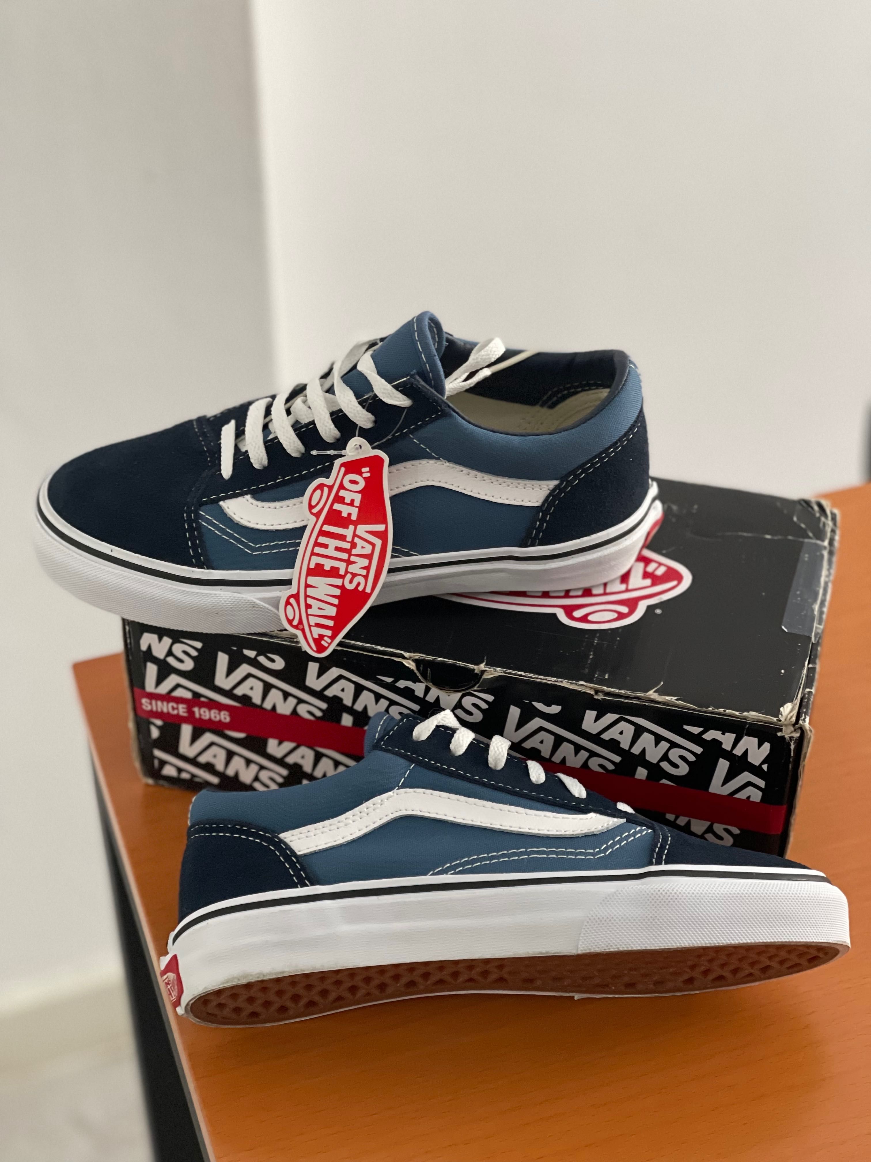 SAPATILHAS VANS - NOVAS