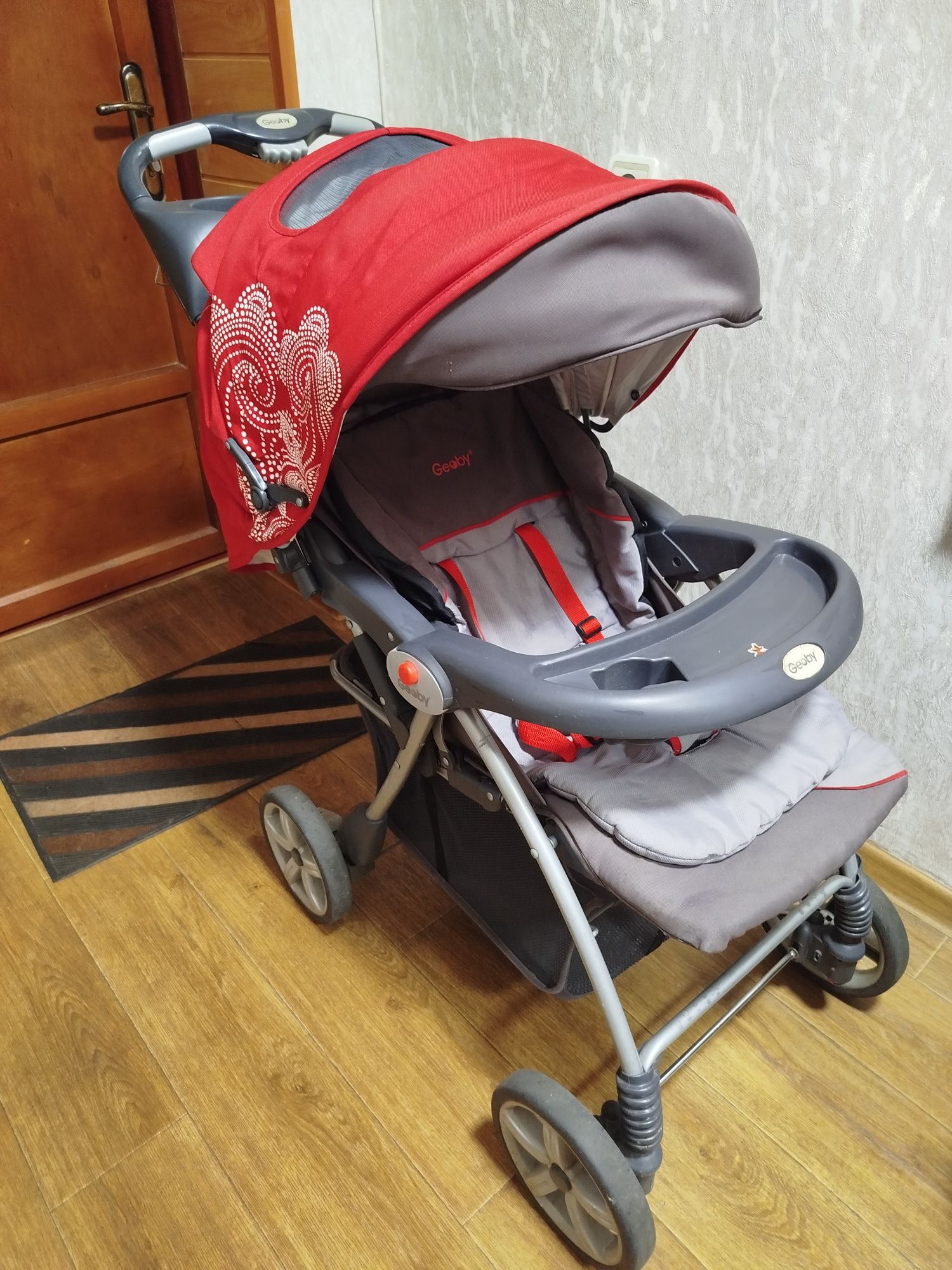 Продам коляску фирмыGeoby в хорошем состоянии.