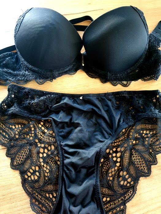 Biustonosz plus figi Esotiq