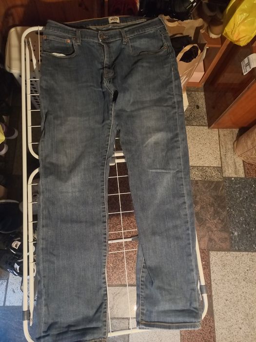 Sprzedam jeansy GRANT, rozmiar 38/32 – świetny stan!