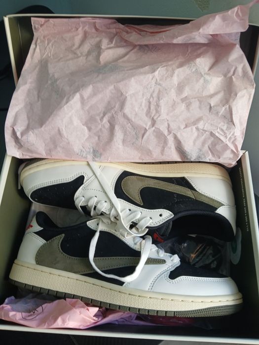 Travis Scott x Air Jordan 1 OG SP Low Black Olive mulher