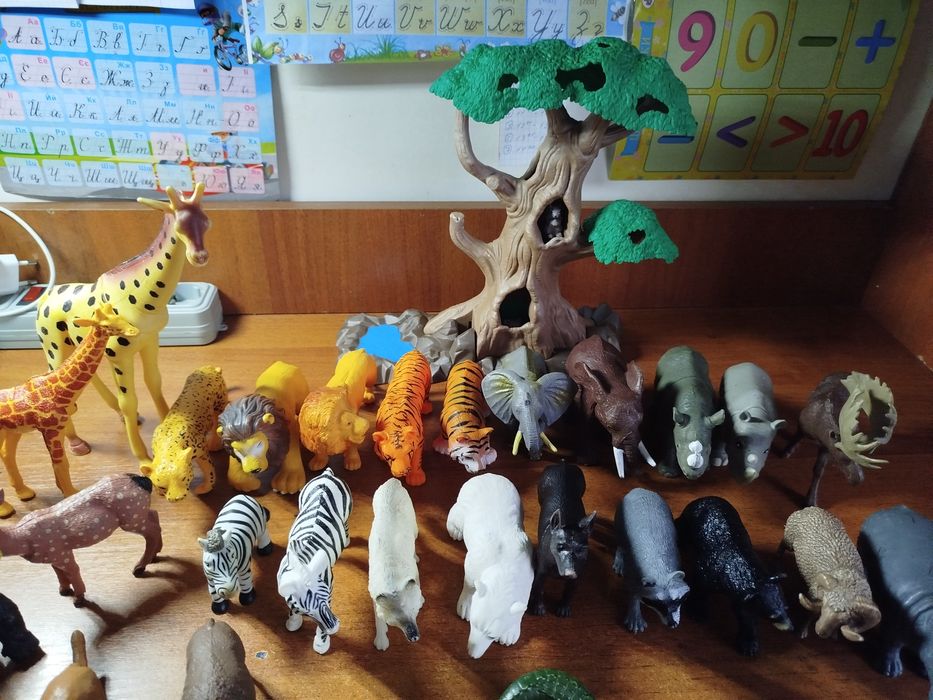 Дикі тварини, фігурки