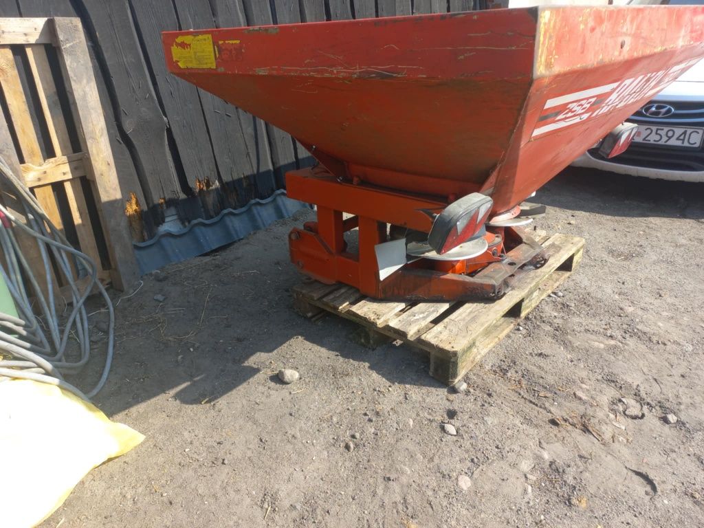 Rozsiewacz nawozu Rauch mds 921, zsb 900