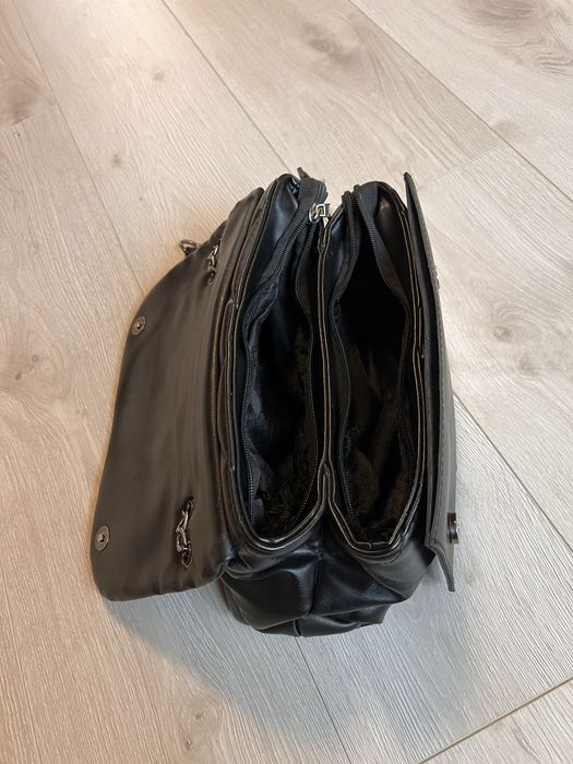 Жіноча сумочка з ланцюжком