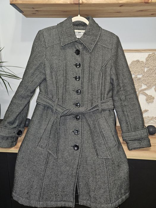 Elegancki ocieplany wełniany płaszcz C&A