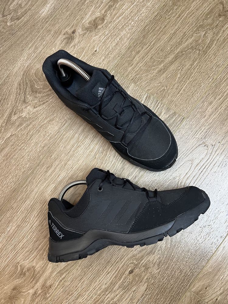 Продам БОМБЕЗНІ чоловічі трекінгові кросівки Adidas Hyperhiker Low