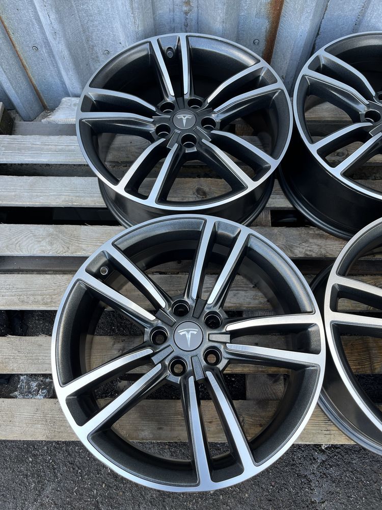 Диски 5/120r19 Tesla original model s