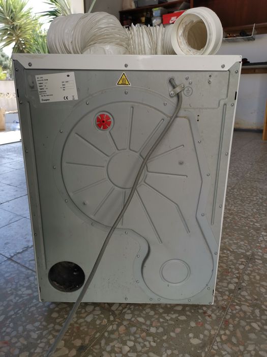 Máquina de secar roupa