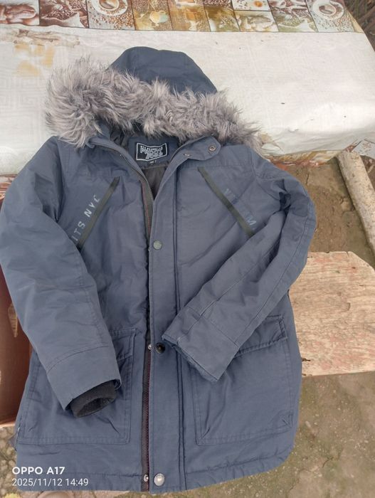 Продам тепла куртка на 155 на 11 років