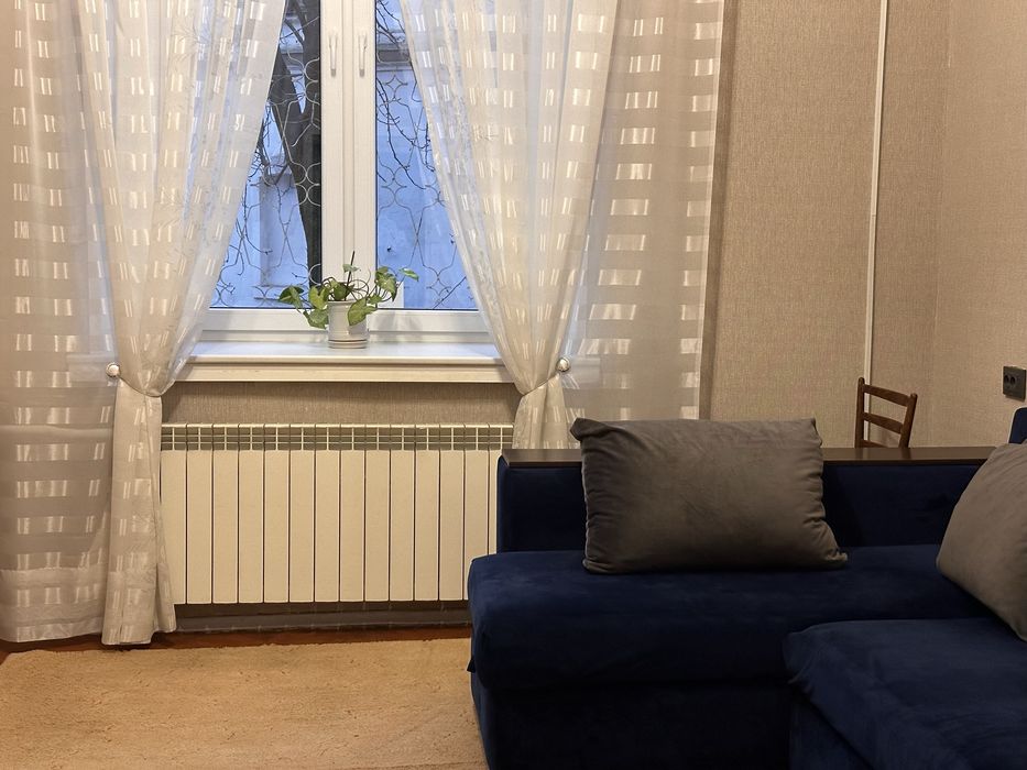 Стрілецька 6/7, метро Золоті ворота. Центр, 1к кв.