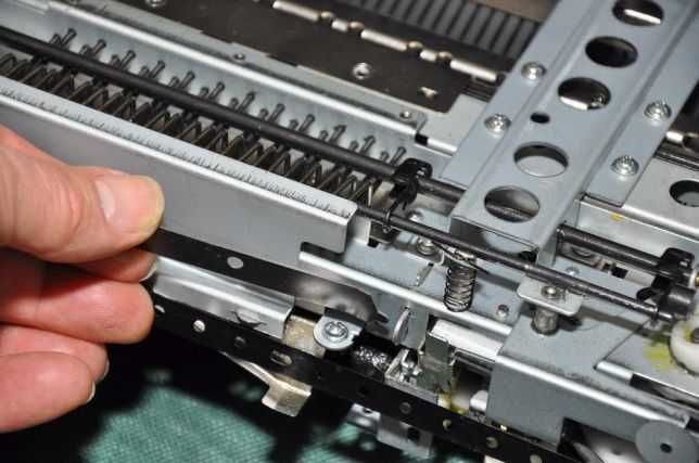 Ремонт в'язальних машин. Кеттелі, роботи, каретки...