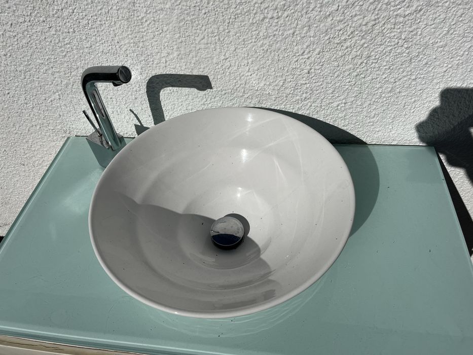 Lavatório de casa de banho suspenso