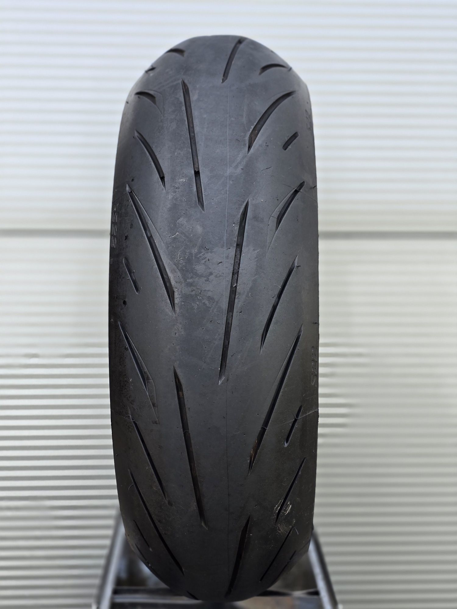 Opona Bridgestone Battlax S22R 180/55/17 Rocznik 2024