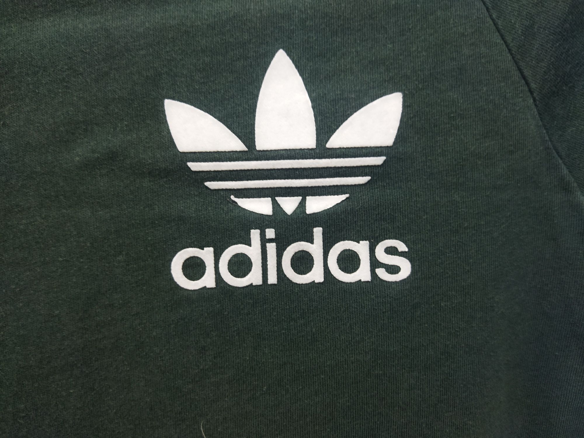 Футболка Adidas California Tee зелена Розмір М
California T-shirt In G