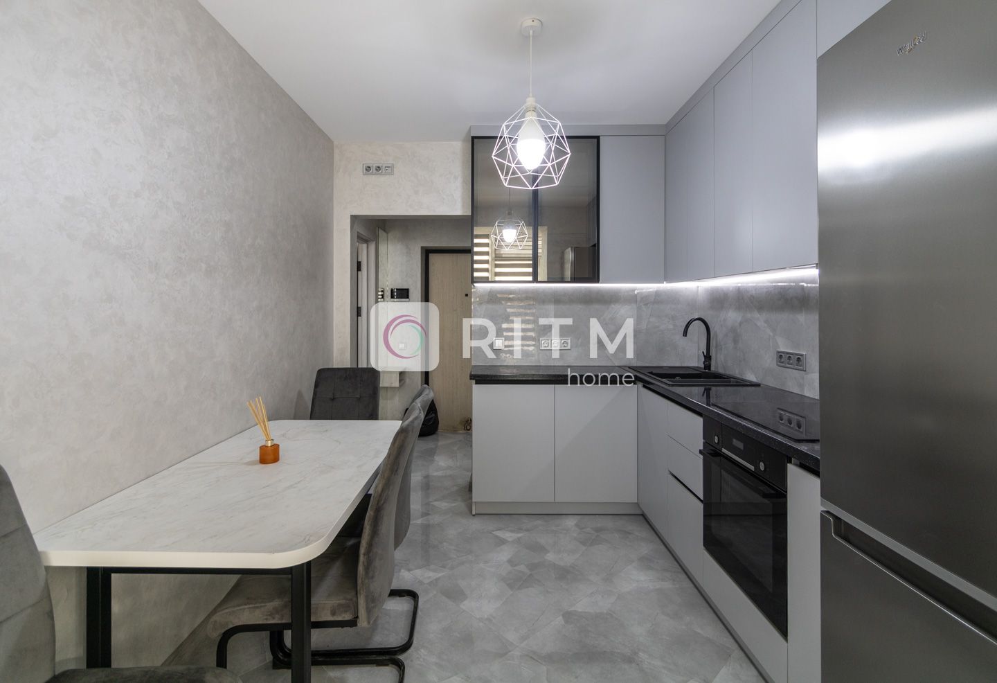 Продаж 1-к. квартири з ремонтом в центрі міста за вул. Волошина