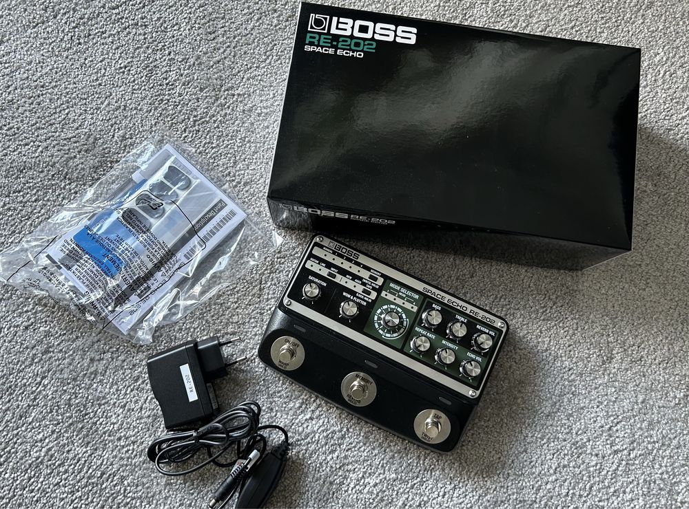 Boss RE-202 space echo delay