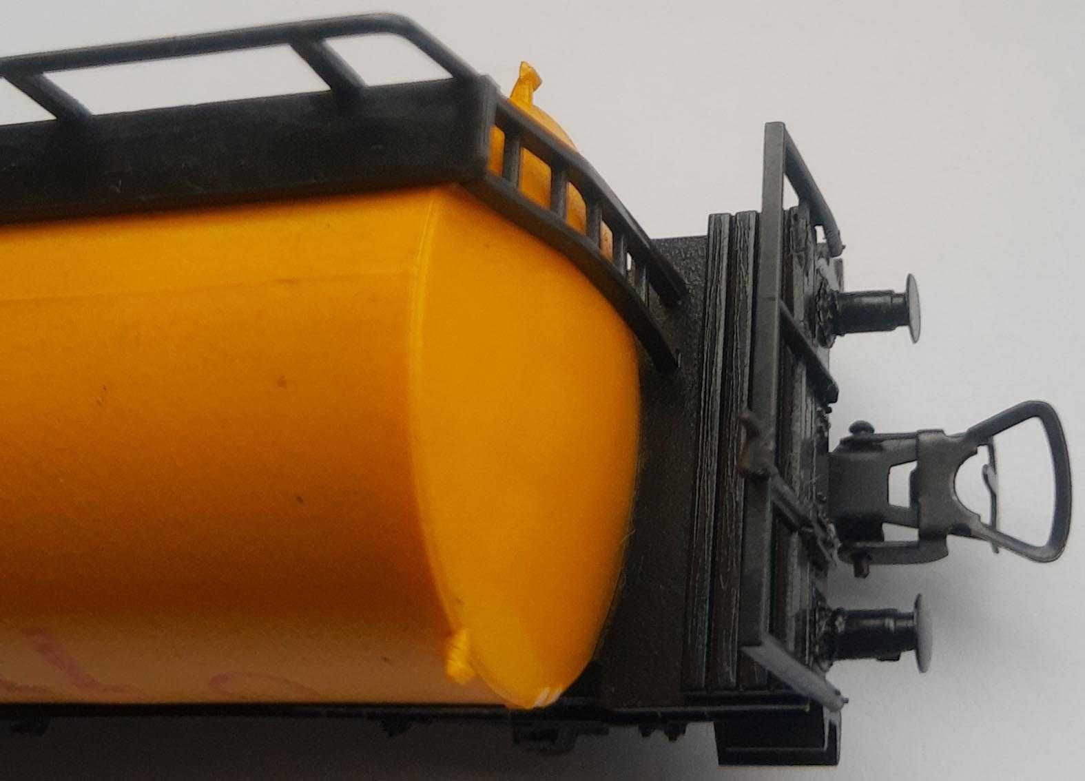 H0 - PIKO 5/6408/027- cysterna DB Shell - epoka III