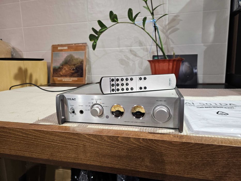 Підсилювач TEAC AI-501DA USB ЦАП Burr-Brown PCM5102