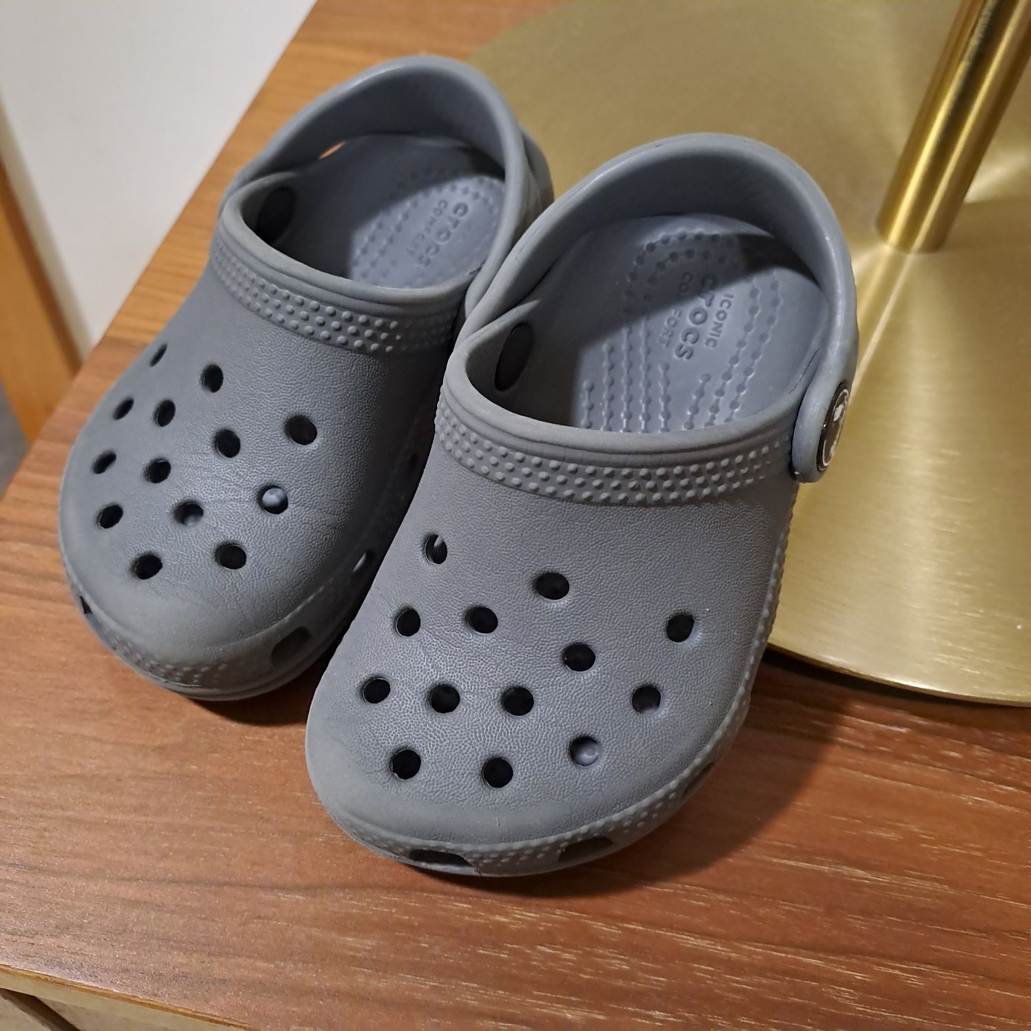 Crocs tamanho C6