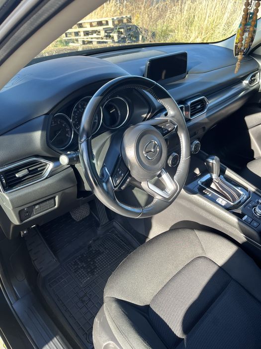 Автомобіль Мазда сх-5