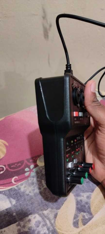Звуковий мікшер Q-12 з моніторингом, для трансляцій