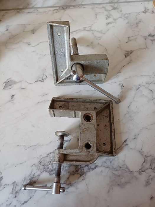 Угловые тиски времен СССР