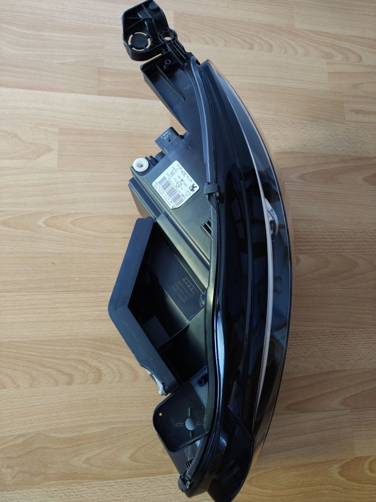 Peugeot 308 T9 lampa lewa full led kompletna IDEALNA