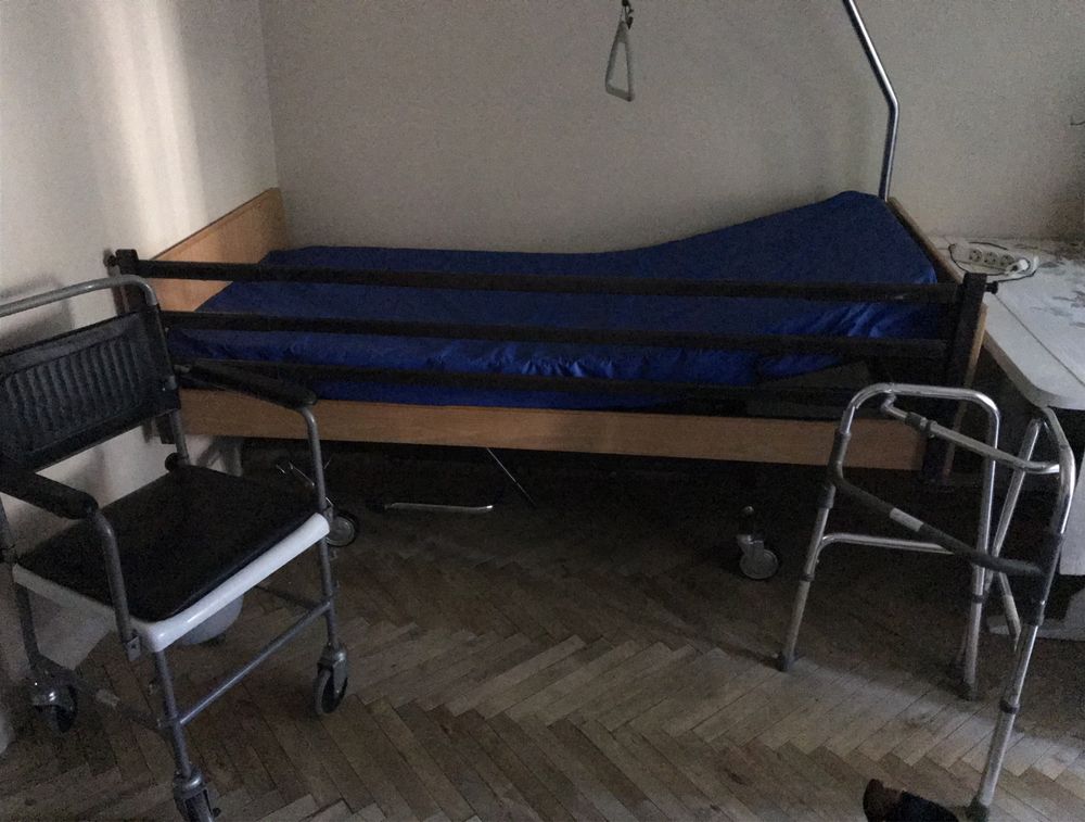 Ліжкко функціональне для інваліда