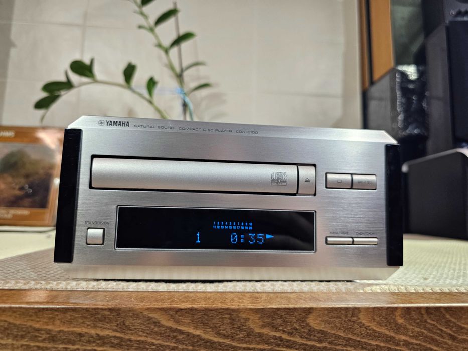 CD-програвач Yamaha CDX-E100