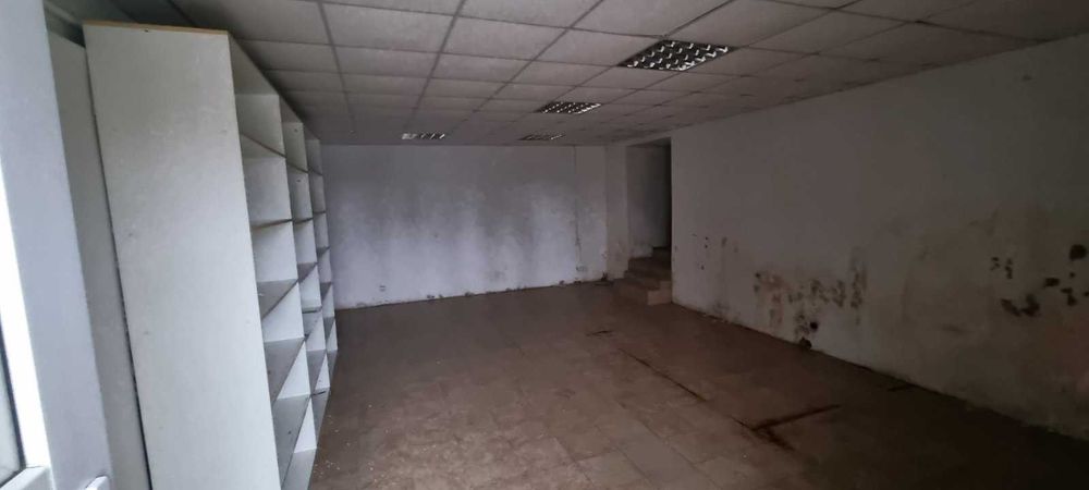 Здається приміщення поряд з магазином "АТБ".