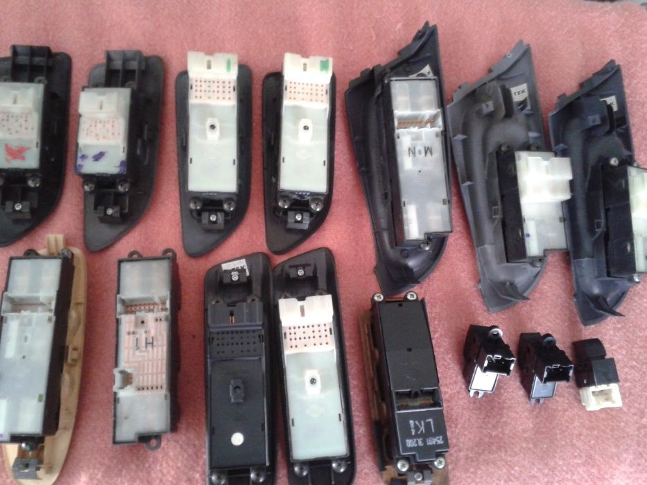 Vendo botão vidro eléctrico do nissan almera,primera,micra e sunny