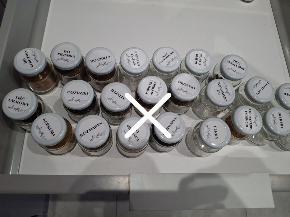 HIT! Organizer/przyprawnik na 24 przyprawy