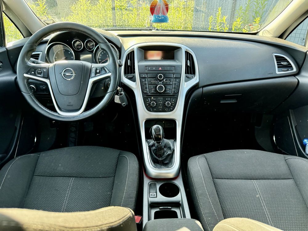 Opel Astra J 1.7 CDTI * 2011 * Klima * Hak * El.Szyby * Zadbany