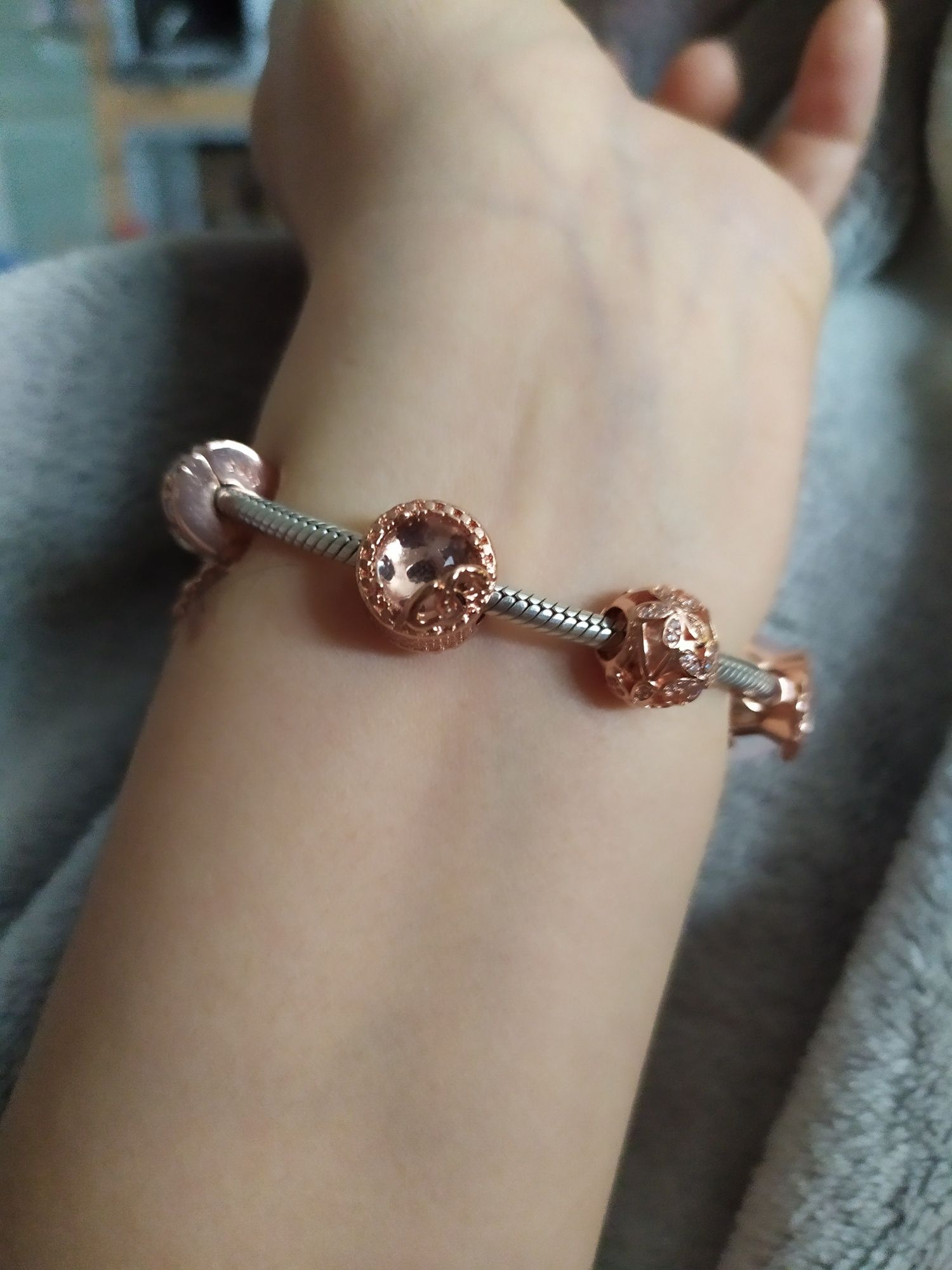 Charms rose gold serduszka