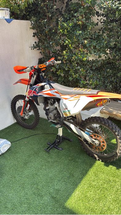 KTM SX-F 350/2017 bastante material, escape FMF…
