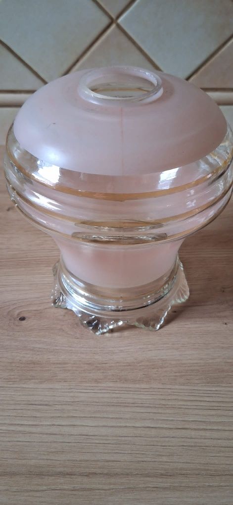 Lampa wisząca z okresu PRL-u