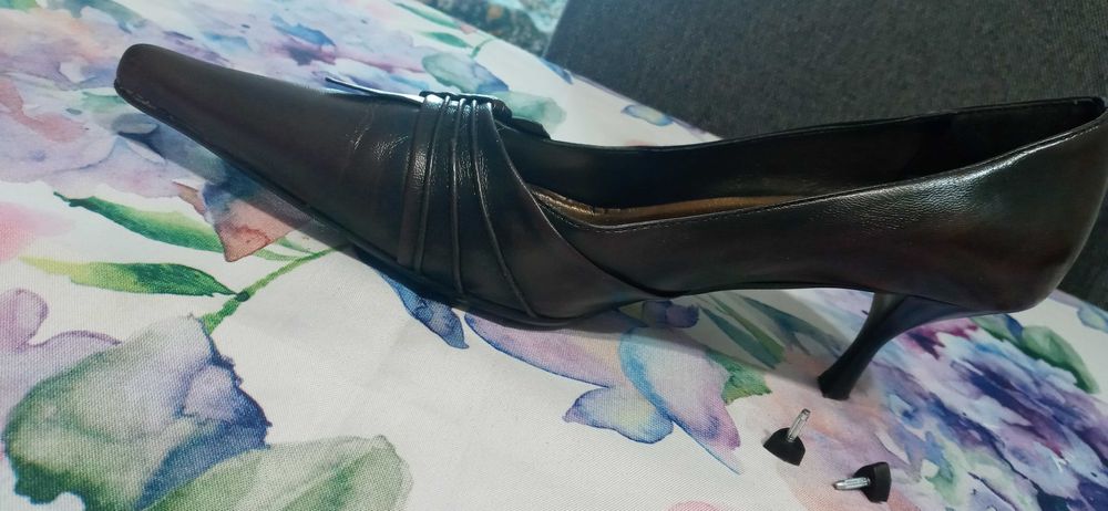 Buty Extra szpilki 40 brąz