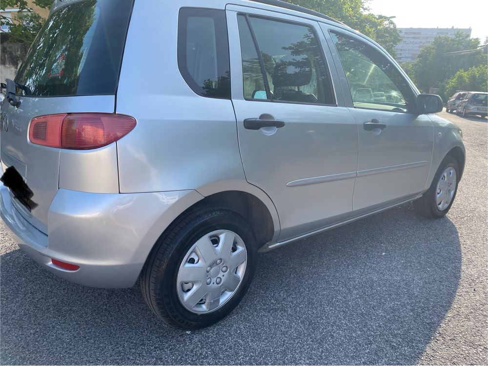Mazda 2  5 portas