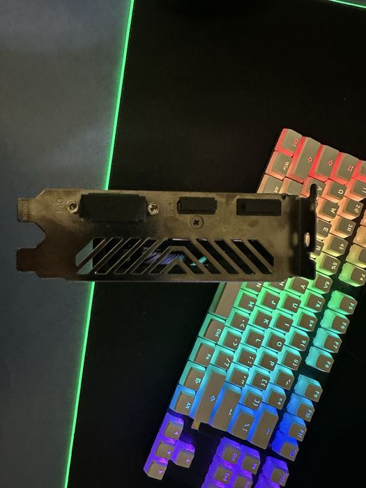 Продам відеокарту Gigabyte 1050ti 4 GB