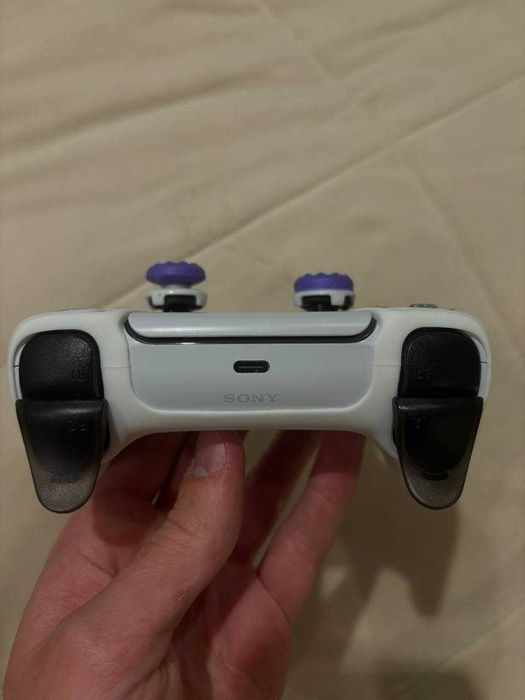 Геймпад Sony DualSense для PlayStation 5 з кабелем.
