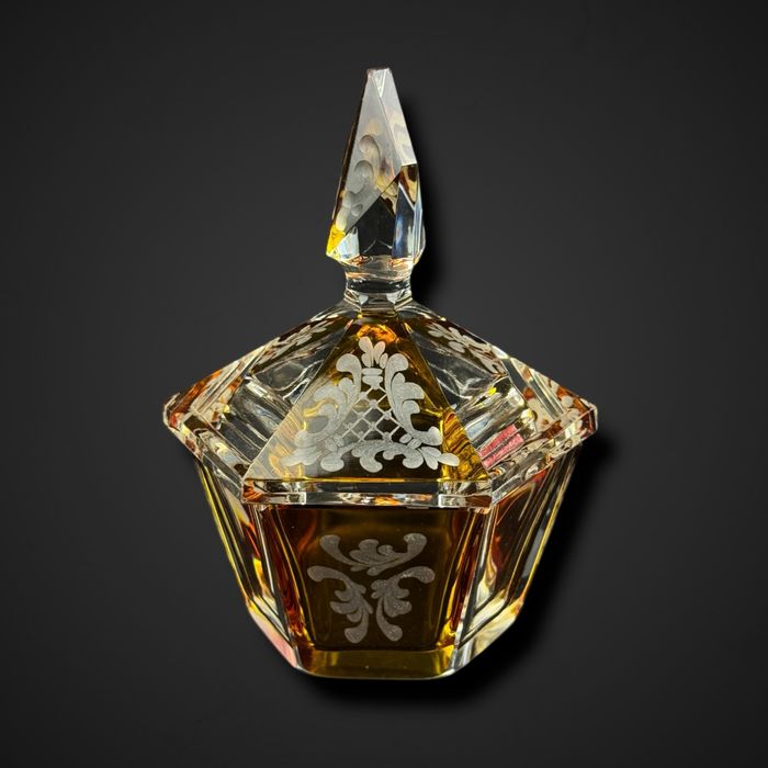 Kryształowa bomboniera puzderko bursztynowa b5/10283